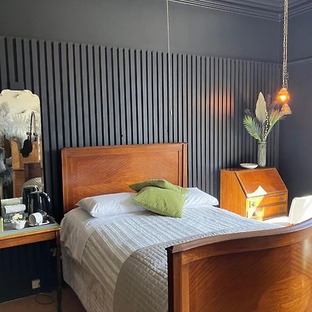 Cornerstones Guest House سيل المظهر الخارجي الصورة