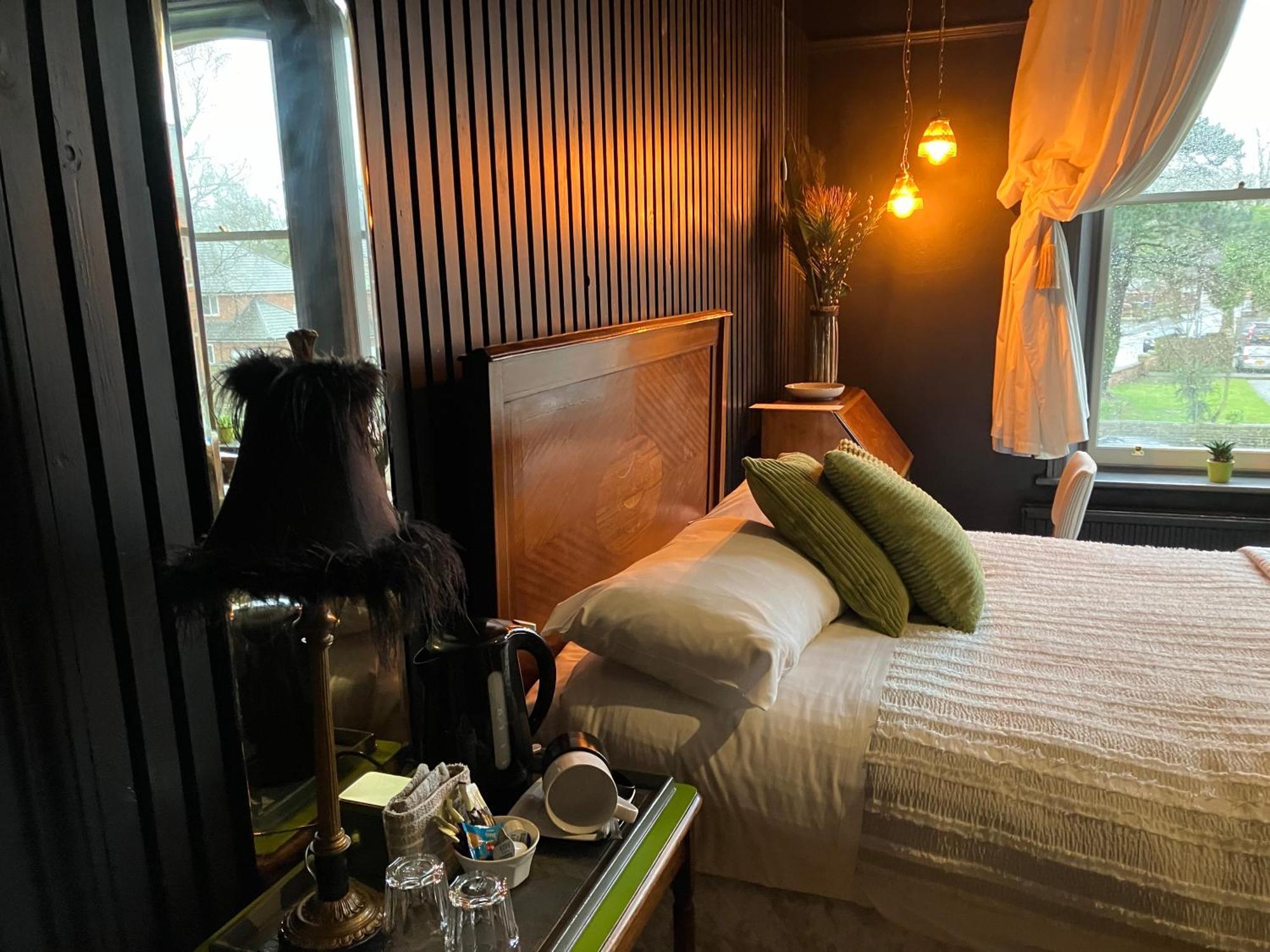 Cornerstones Guest House سيل المظهر الخارجي الصورة