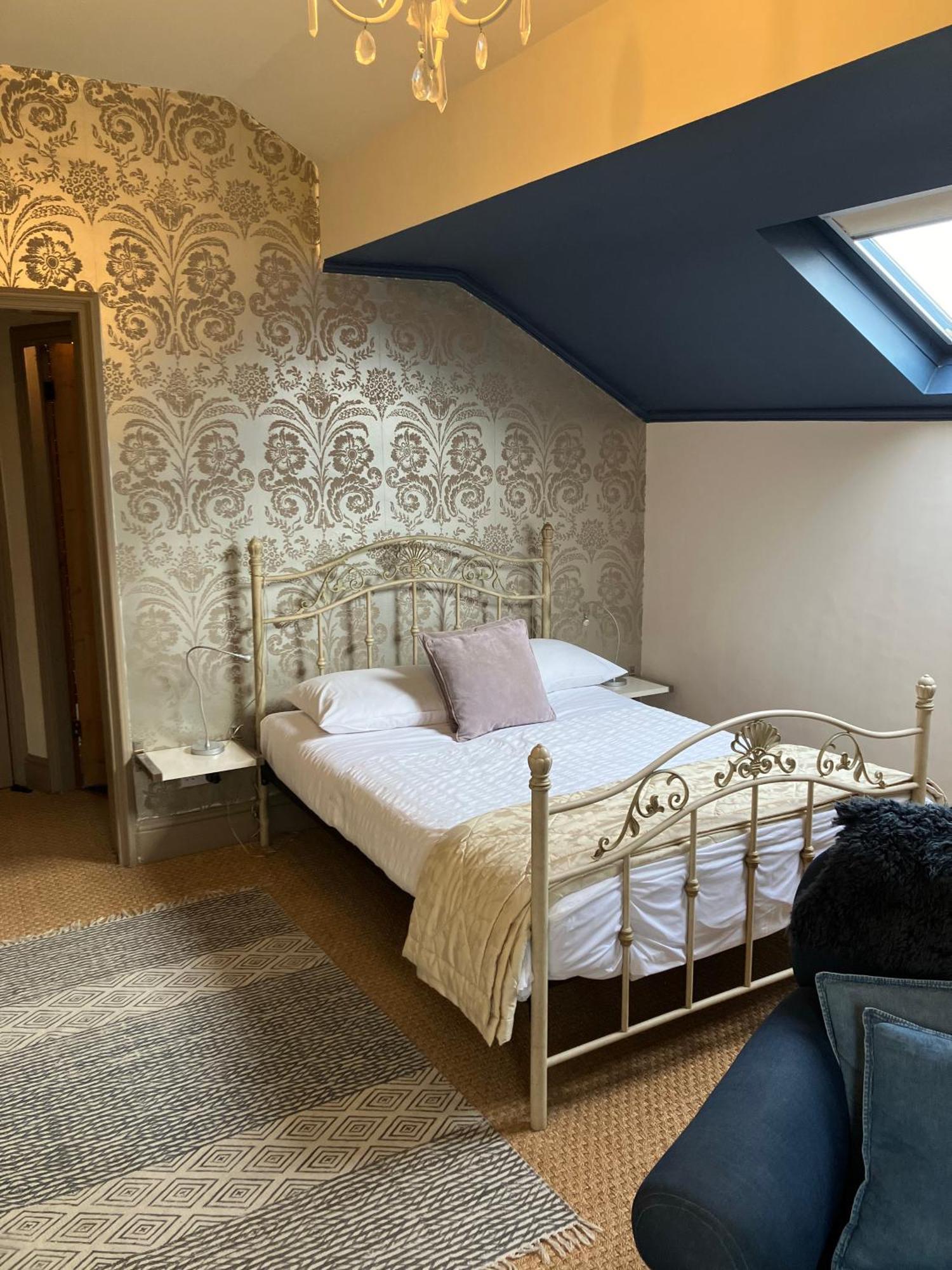 Cornerstones Guest House سيل المظهر الخارجي الصورة