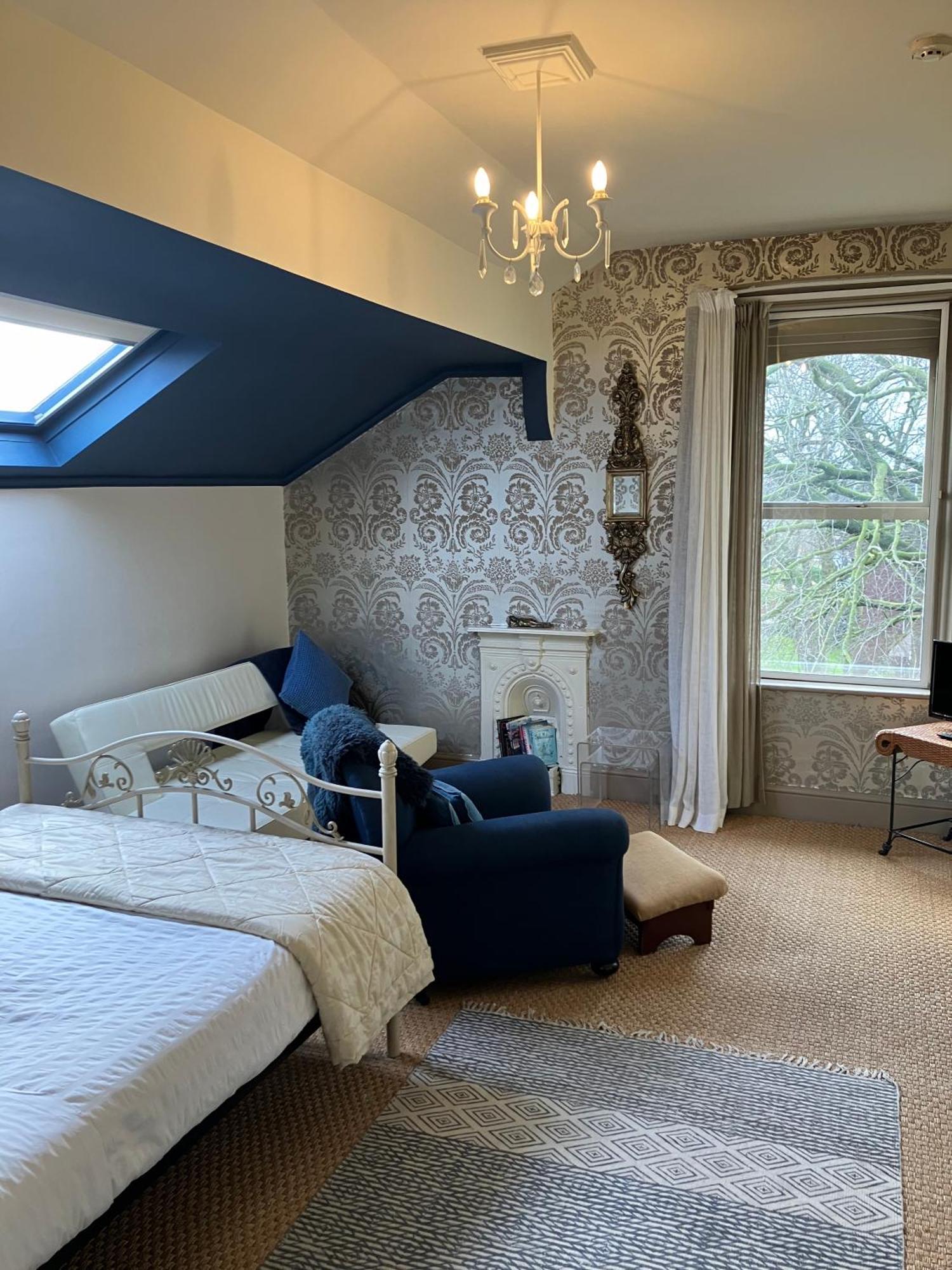 Cornerstones Guest House سيل المظهر الخارجي الصورة