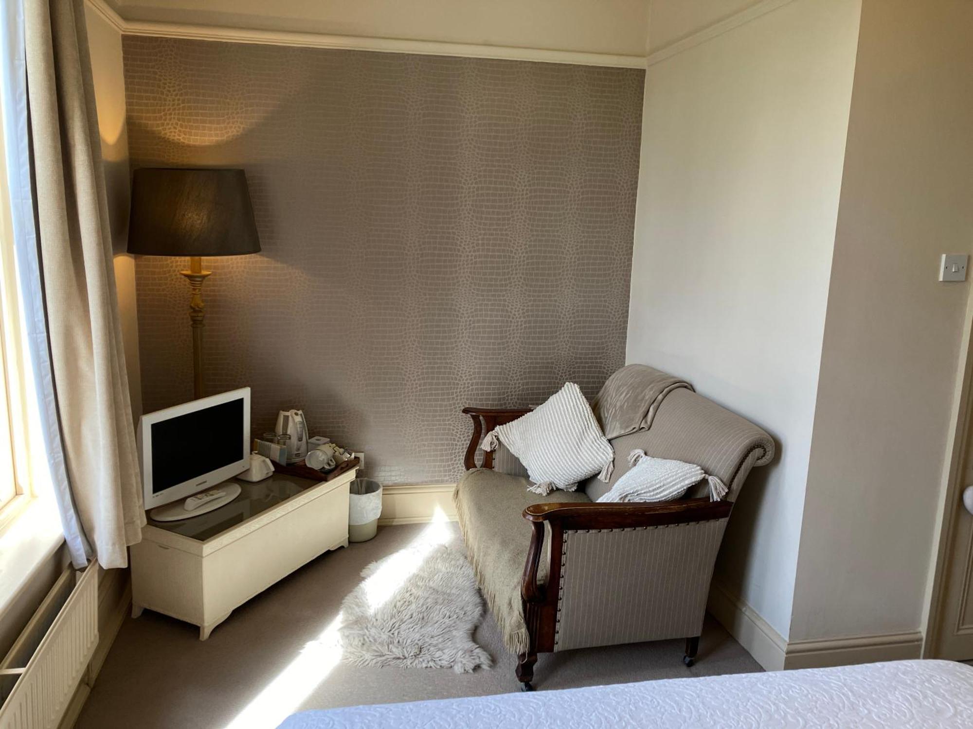 Cornerstones Guest House سيل المظهر الخارجي الصورة