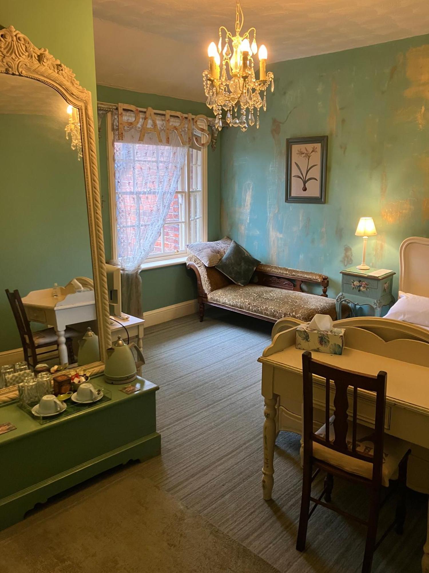 Cornerstones Guest House سيل المظهر الخارجي الصورة