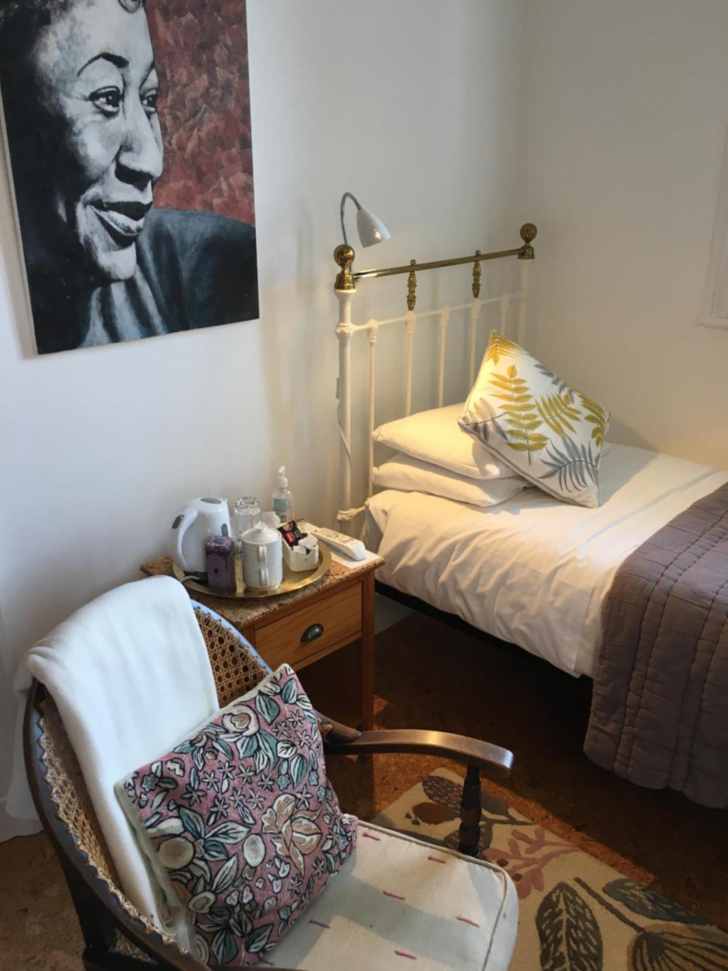 Cornerstones Guest House سيل المظهر الخارجي الصورة