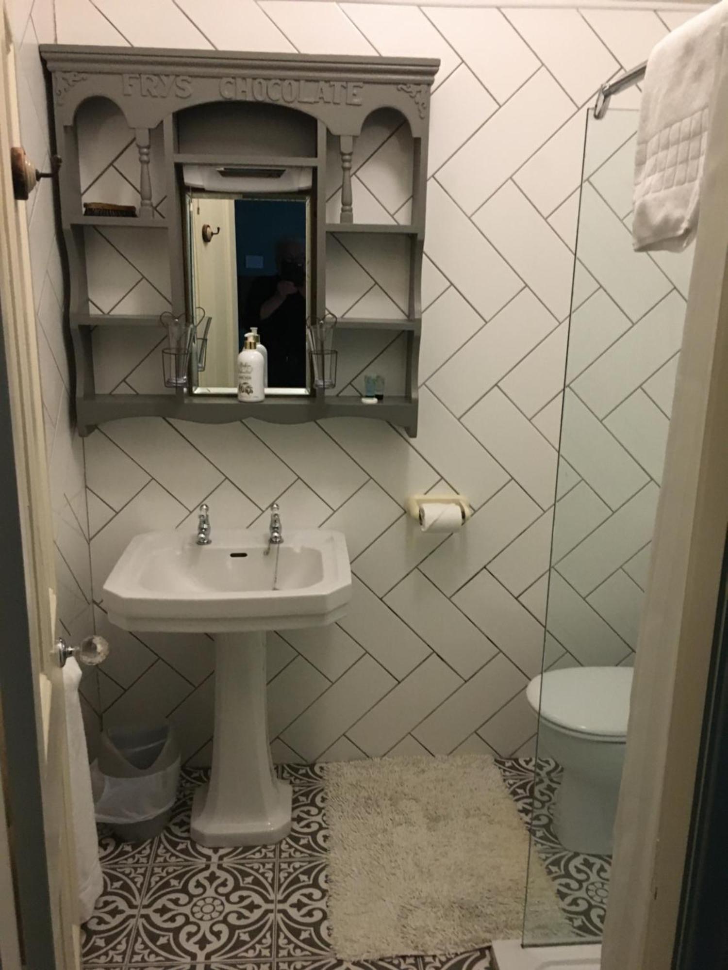 Cornerstones Guest House سيل المظهر الخارجي الصورة