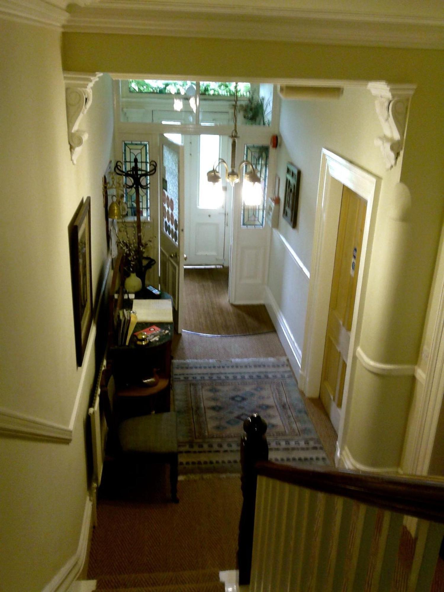 Cornerstones Guest House سيل المظهر الخارجي الصورة